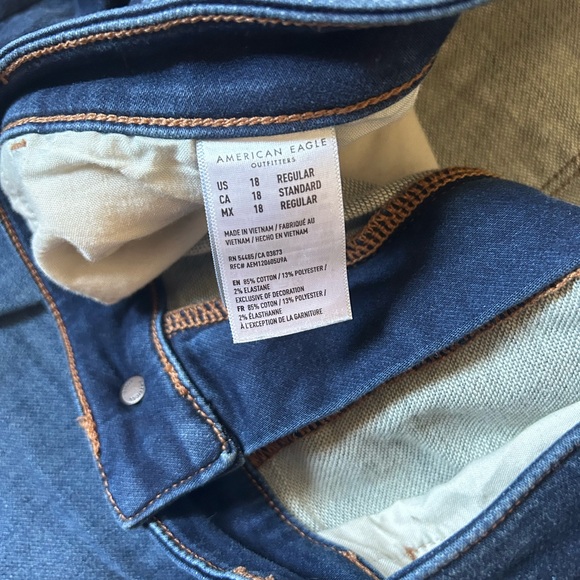 American Eagle Ripped Jeans - Picture 6 of 7